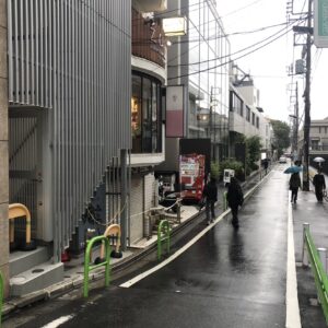 青山のCafé運営者さまへ：入場整理券ご再考を！